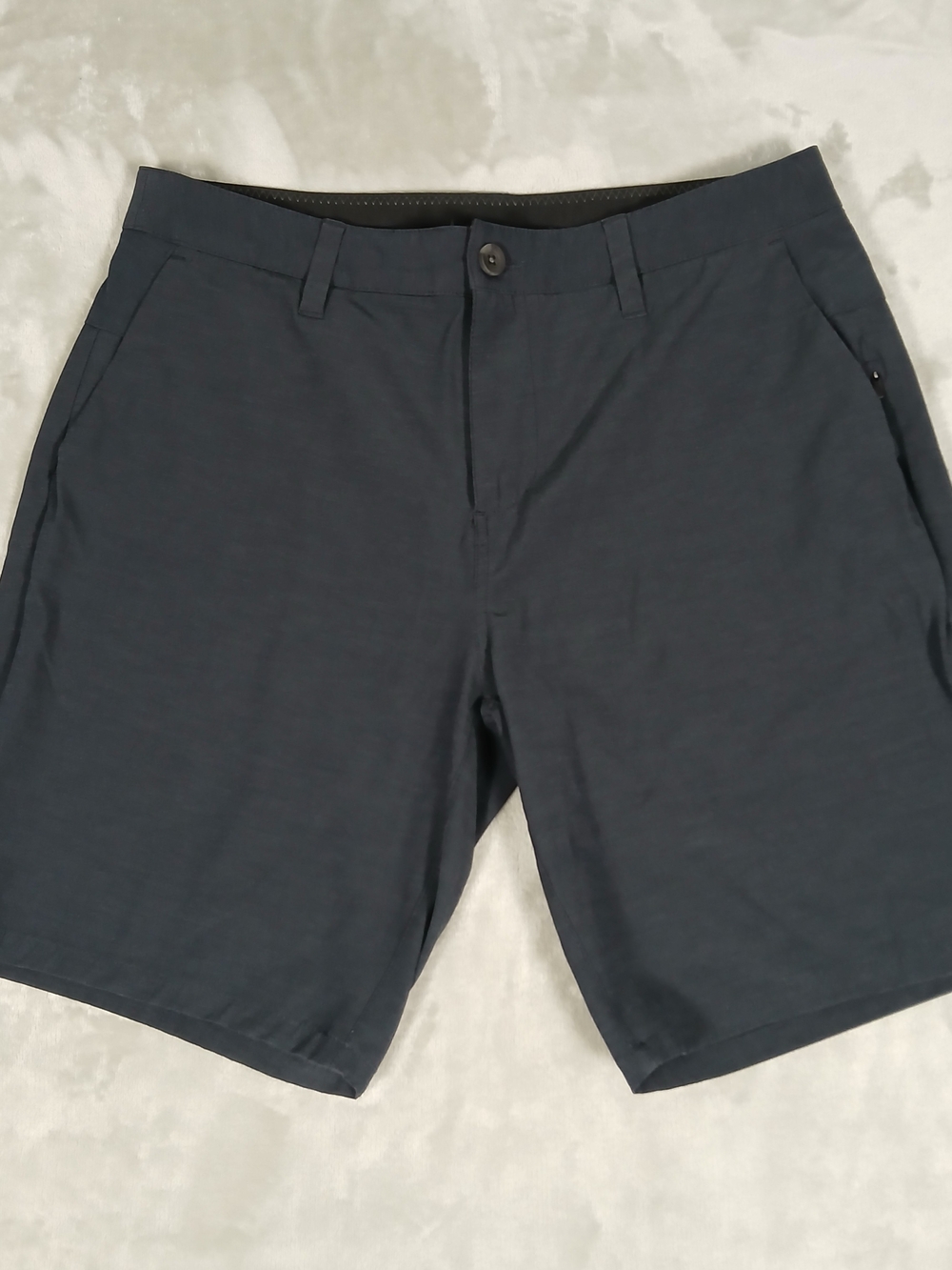 Vuori Aim Shorts 32 Men's 8" Performance Golf Dark Gray Charcoal